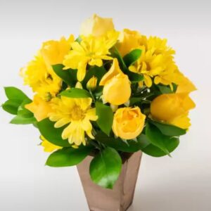 Arranjo de Margaridas e Rosas Amarelas