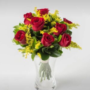 Arranjo de 8 Rosas Vermelhas em Vaso