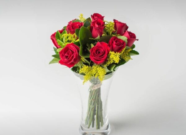 Arranjo de 10 Rosas Vermelhas em Vaso