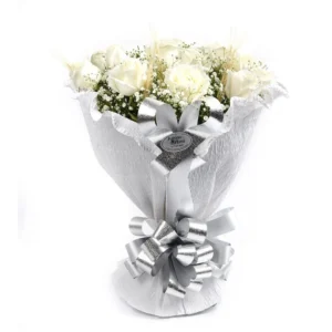 Buquê de 12 rosas Brancas