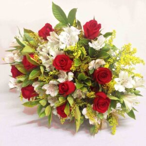 Buquê com 10 rosas e Astromélias